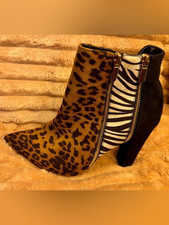 🔥 ShoeDazzle Animal Print Ankle Booties Mixed Print Pointed Toe Statement Heels - Picture 6 of 10